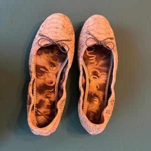 Sam Edelman Snakeskin look flats  Size 6M.